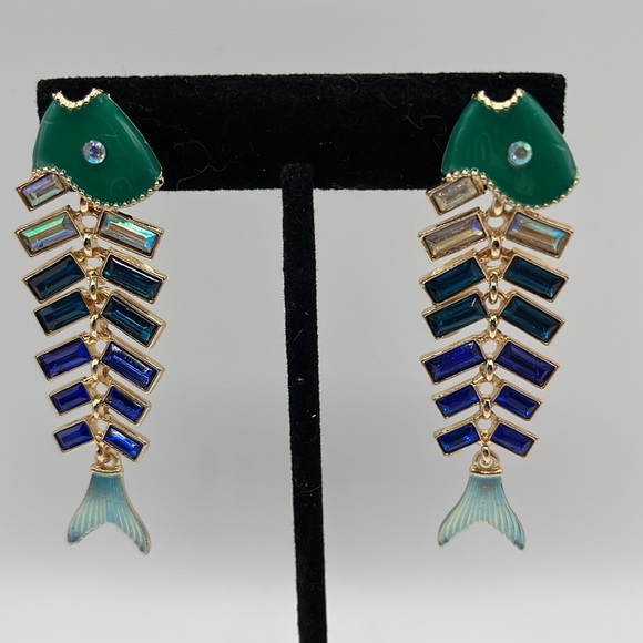 Rhinestone Fish Bone Earrings - Picture 4 of 7